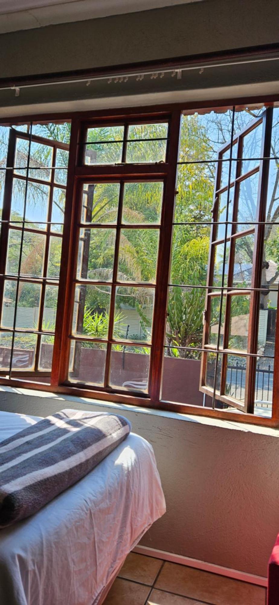 Old Vic Travellers Inn Nelspruit Mbombela Ngoại thất bức ảnh