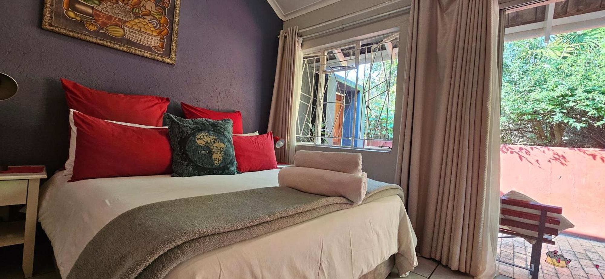 Old Vic Travellers Inn Nelspruit Mbombela Ngoại thất bức ảnh